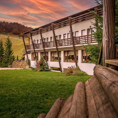 Casa Muntelui Hotel Fundata Luaran gambar