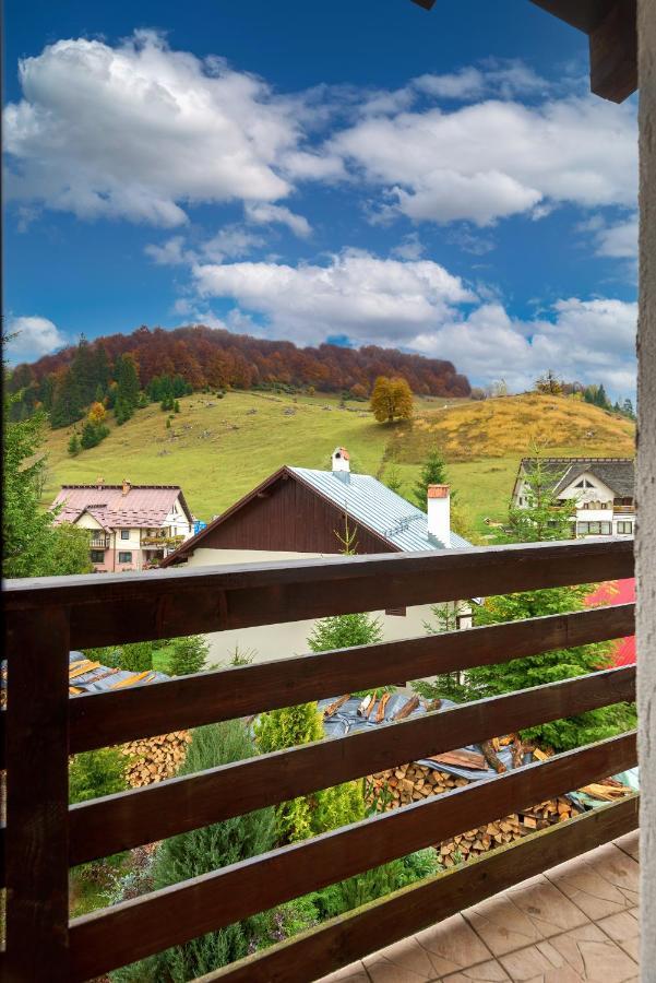Casa Muntelui Hotel Fundata Luaran gambar