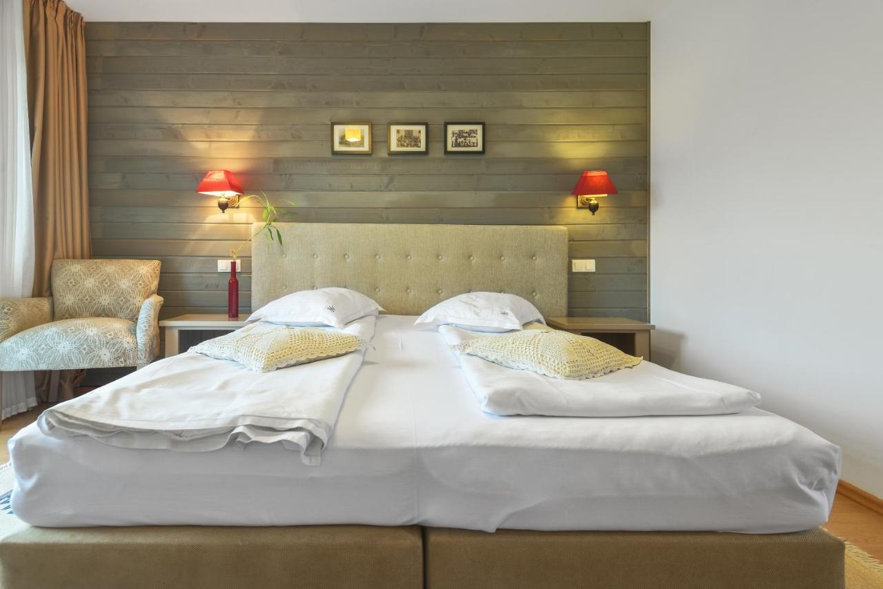 Casa Muntelui Hotel Fundata Luaran gambar